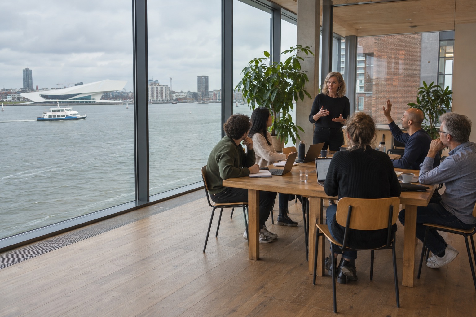 Training in kleine groep bij Learnit aan het IJ in Amsterdam